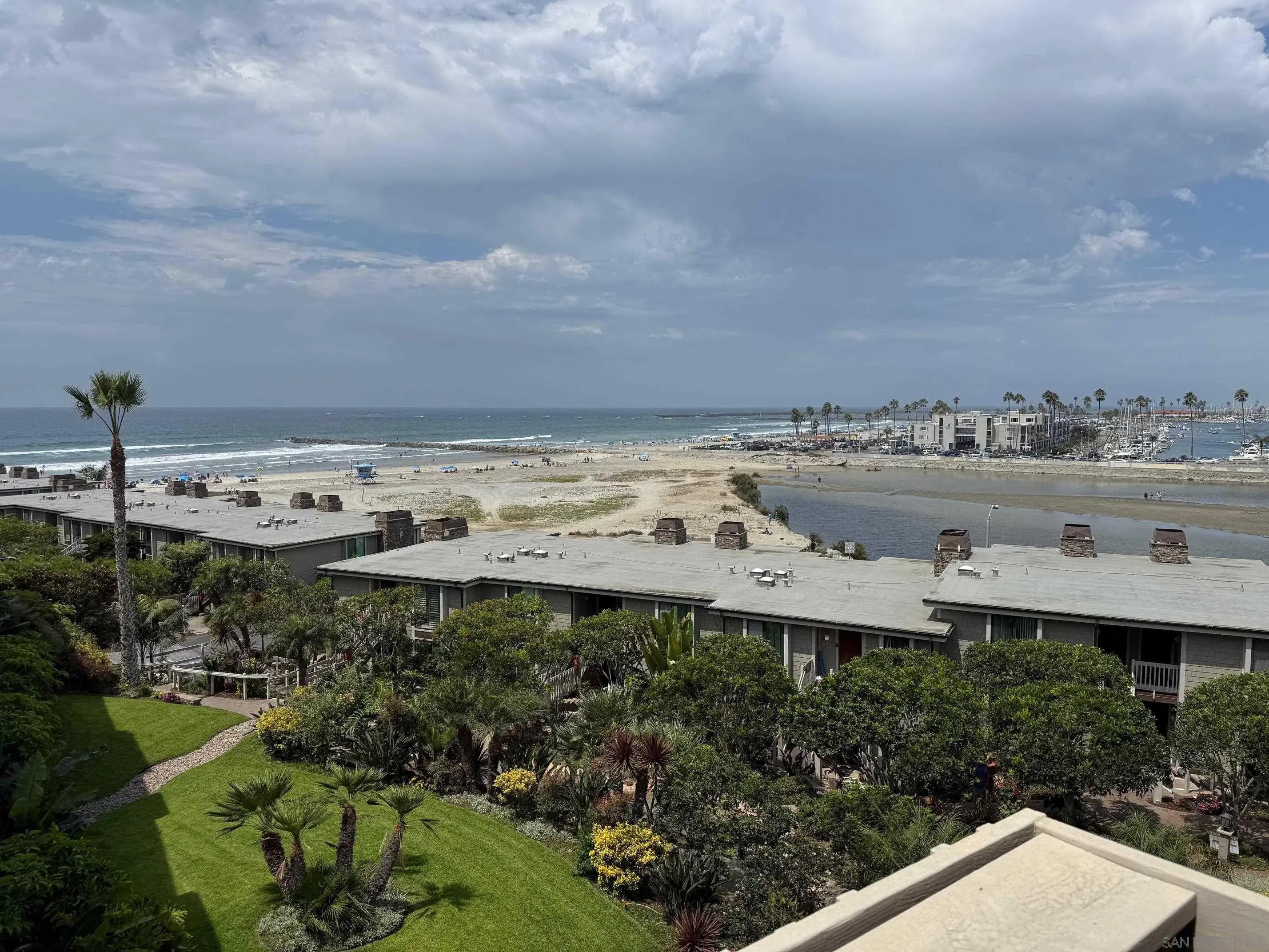 Photo of Listing #250037309