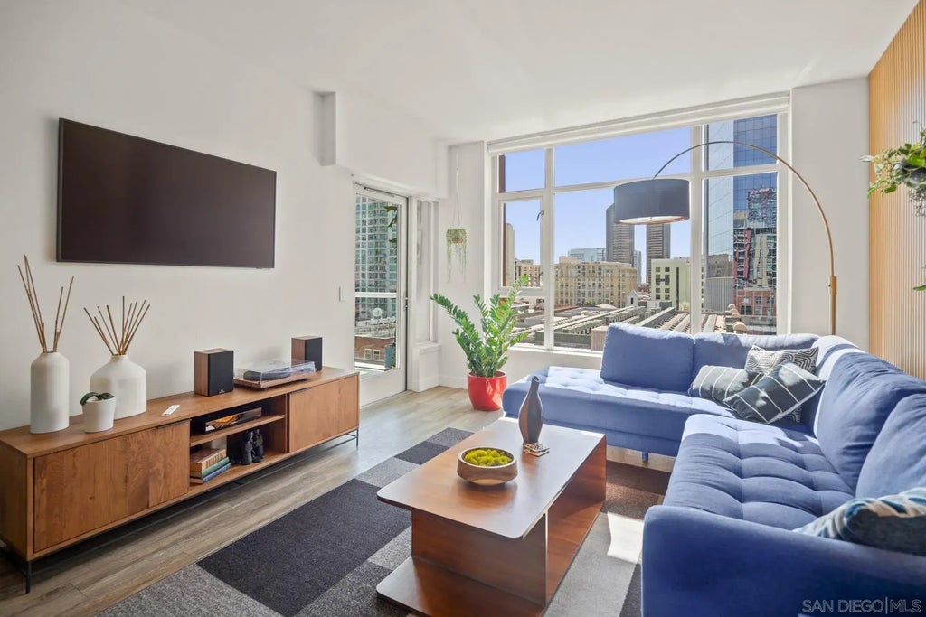 427 9th Ave 704, DOWNTOWN