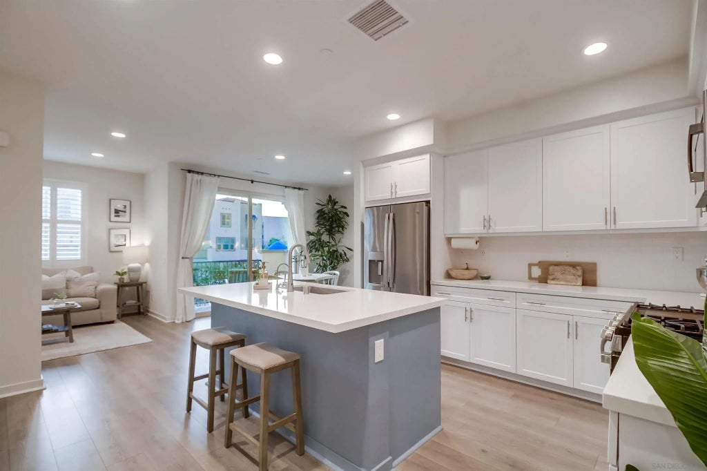 317 Brookside Way, Santee