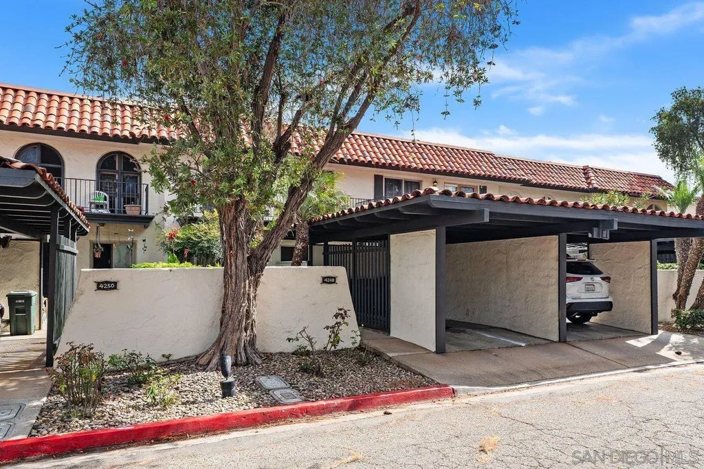 4248 Loma Riviera Ln, POINT LOMA