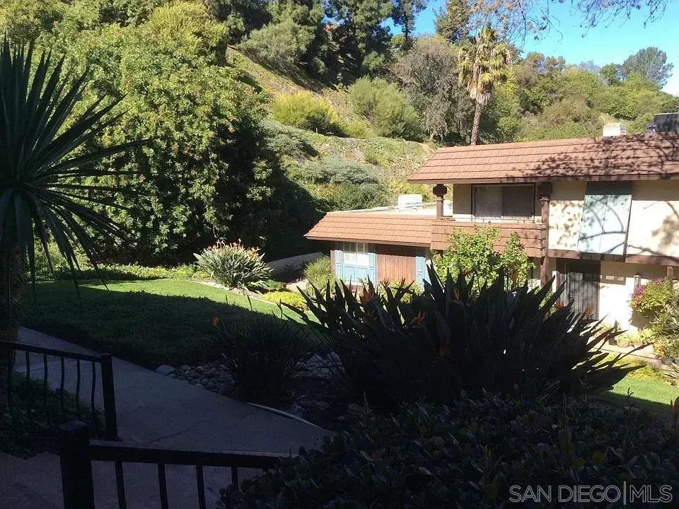 4616 Collwood Ln, COLLEGE GROVE