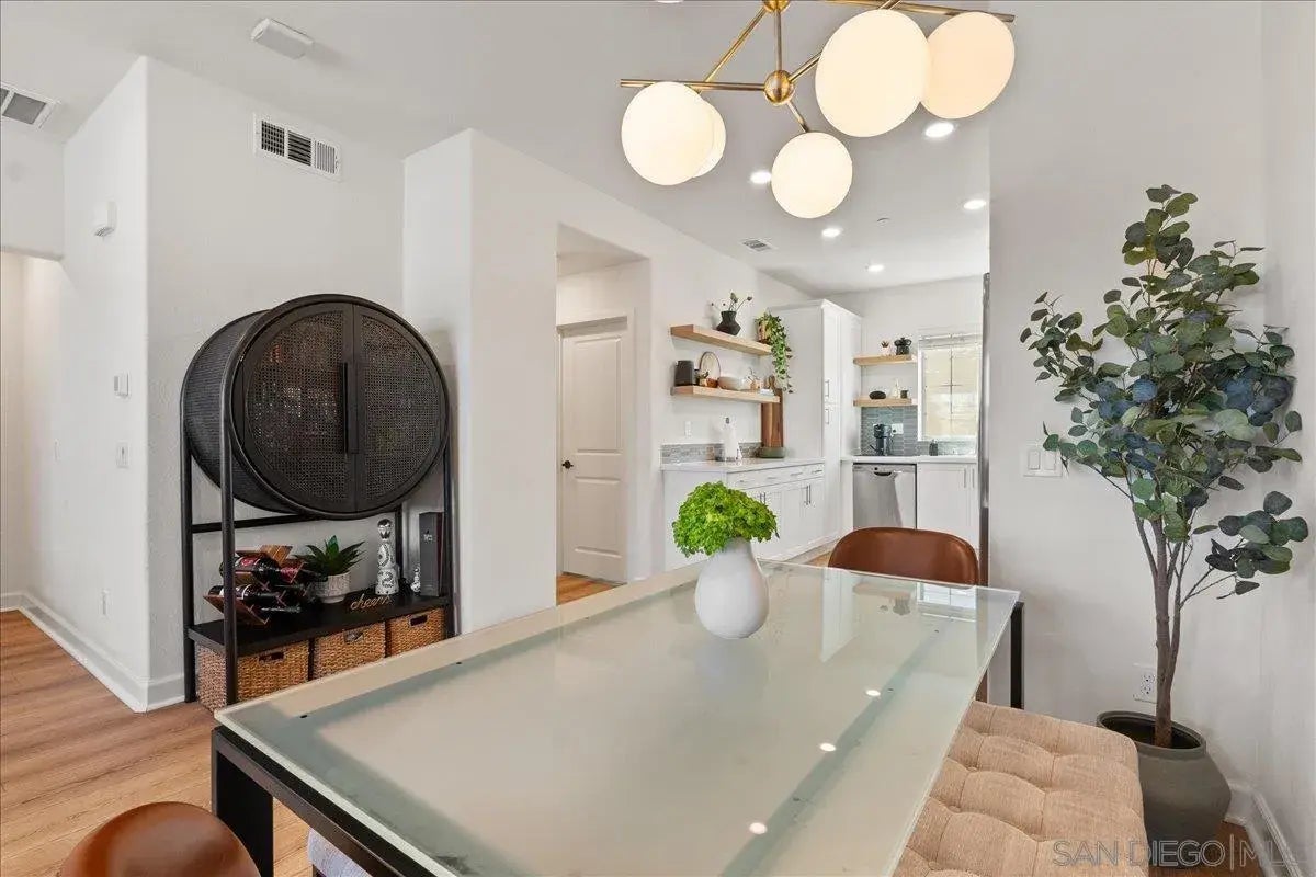 Photo of Listing #250038081