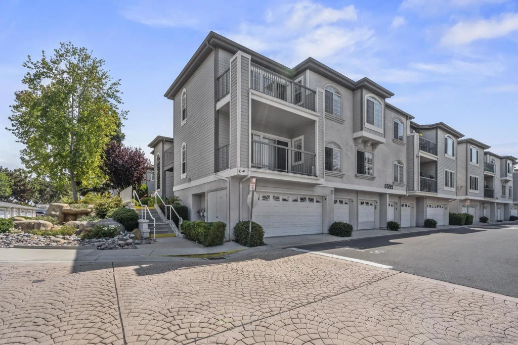 8595 Via Mallorca D, La Jolla