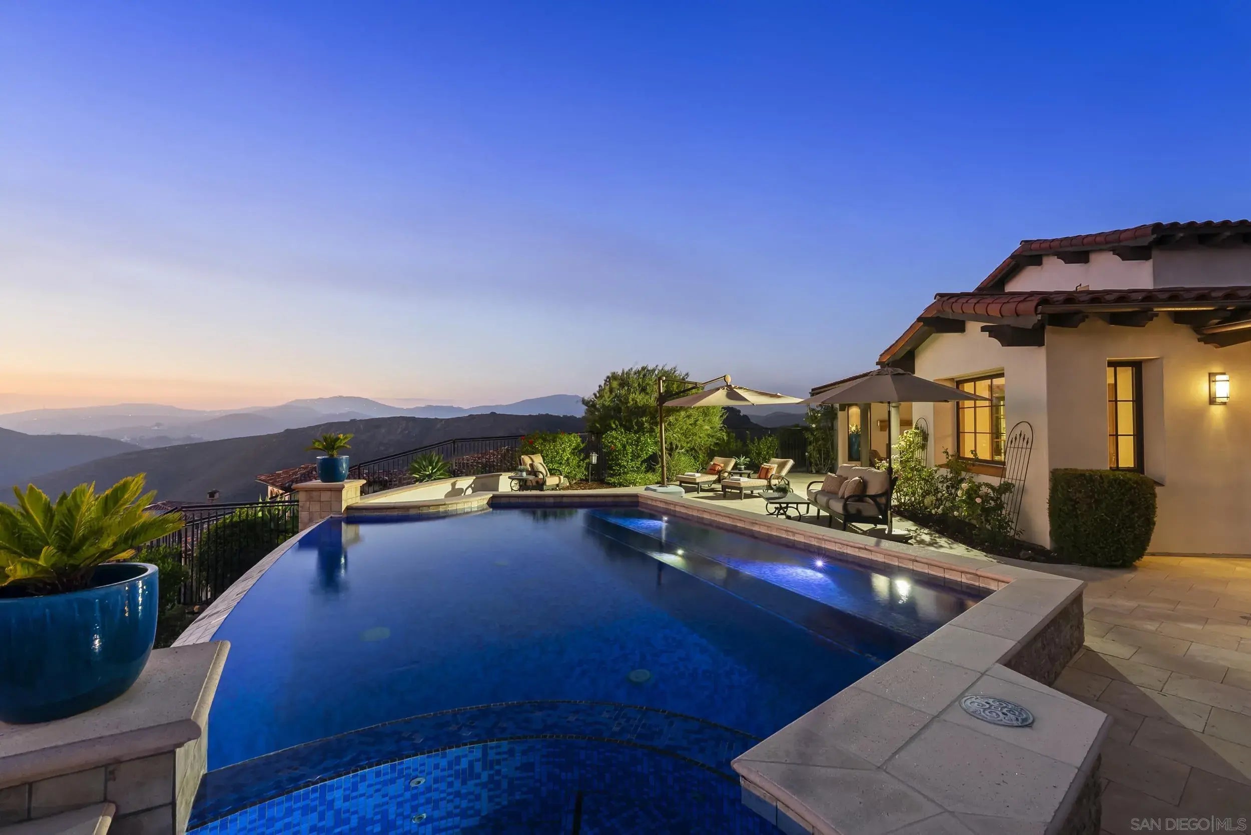 Photo of Listing #250038192