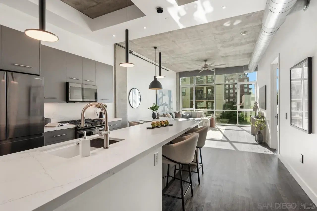 Photo of Listing #250038366