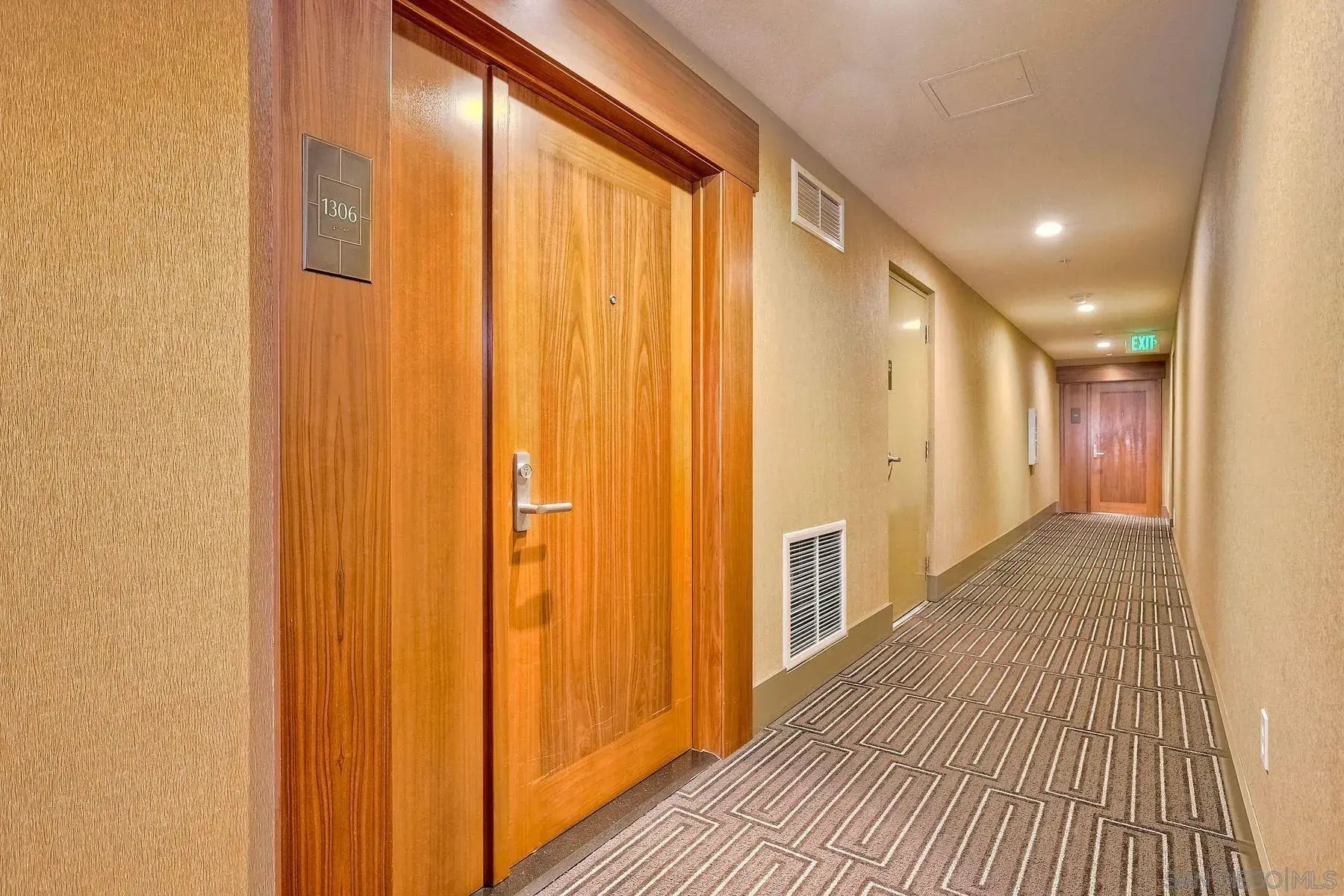 Photo of Listing #250038407