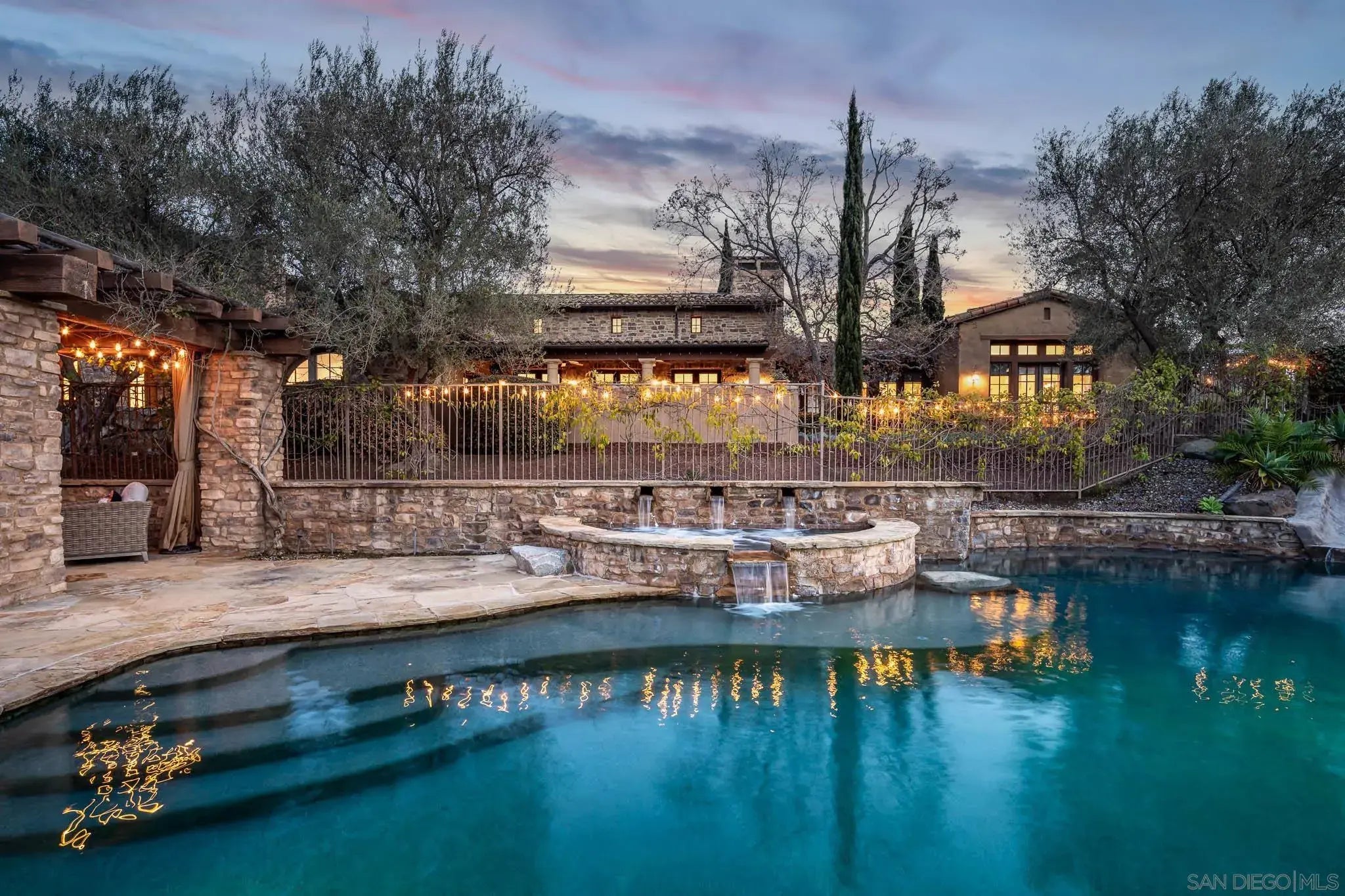 Photo of Listing #250038703