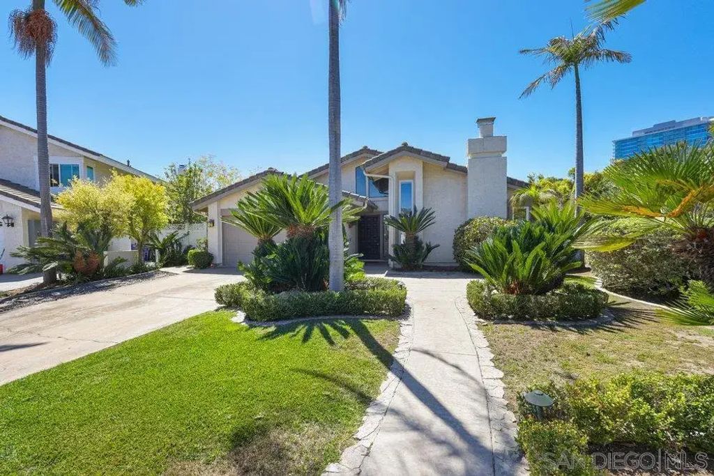 8924 Montrose Way, UNIVERSITY CITY