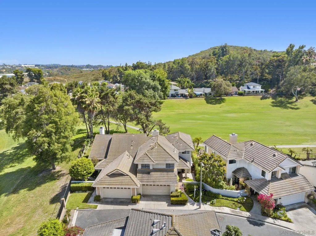 1894 Spyglass Cir, Vista