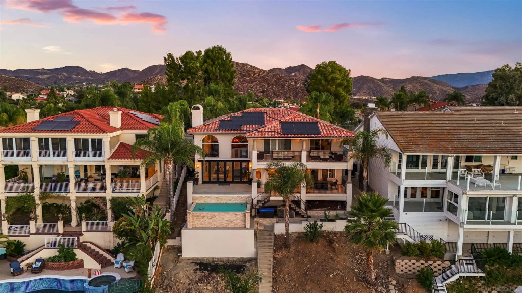 22590 Canyon Lake Drive South, Canyon Lake