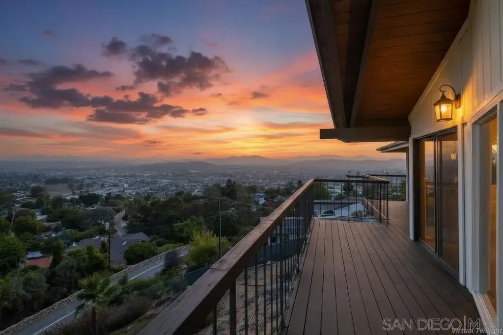 4742 Mount Helix Drive, La Mesa