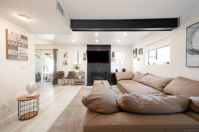 969 Marlin Dr, Vista