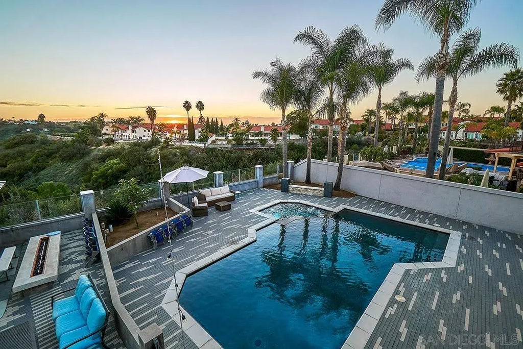 376 Canyon Ridge, Bonita