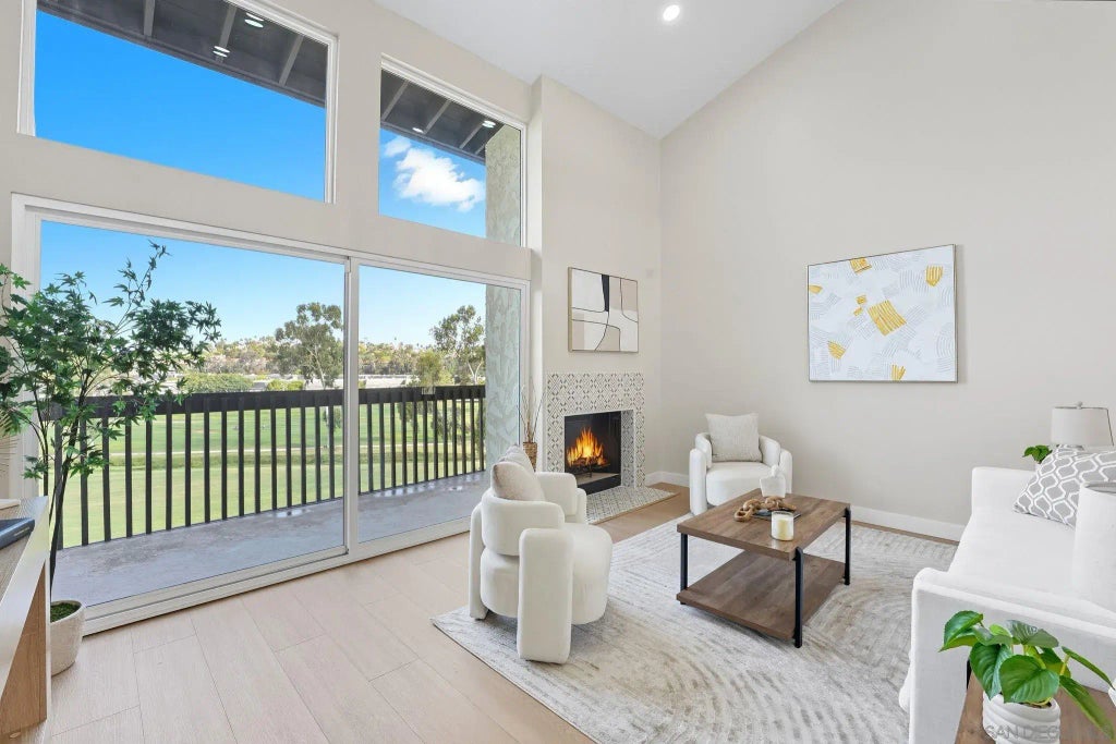 2502 Navarra Dr 226, Carlsbad