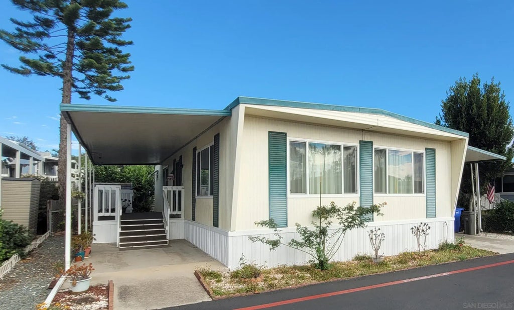 14083 Pomegranate Ave, Poway