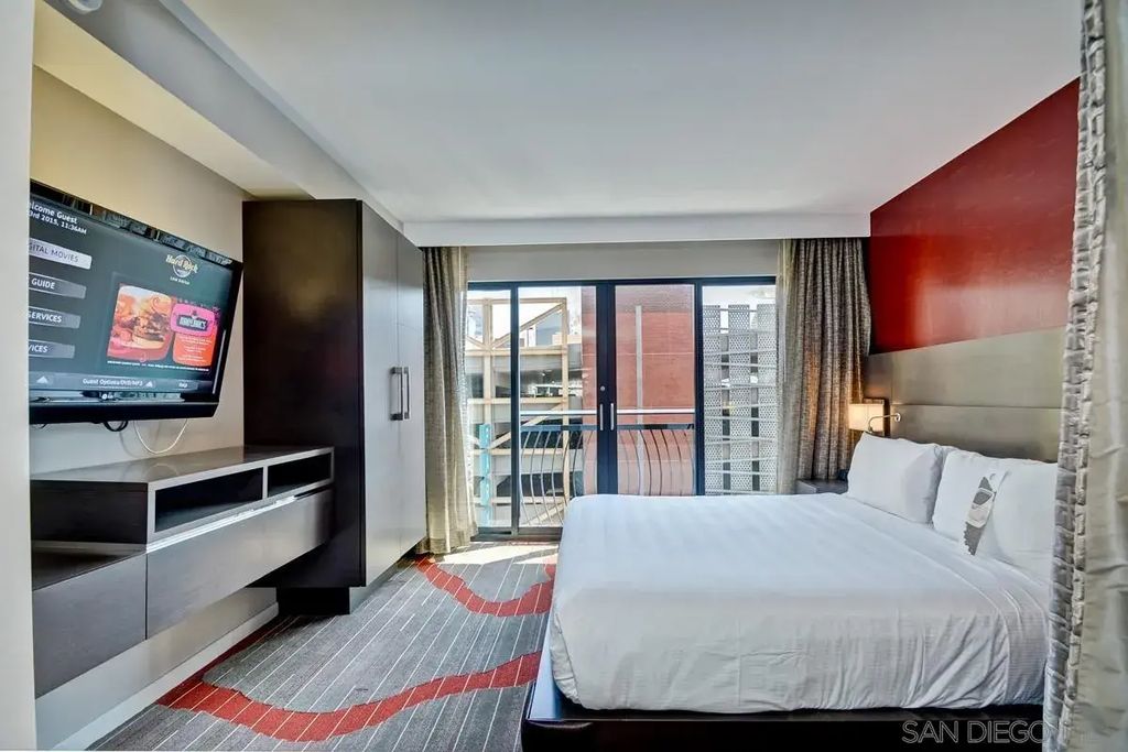 207 5th Ave 442, DOWNTOWN