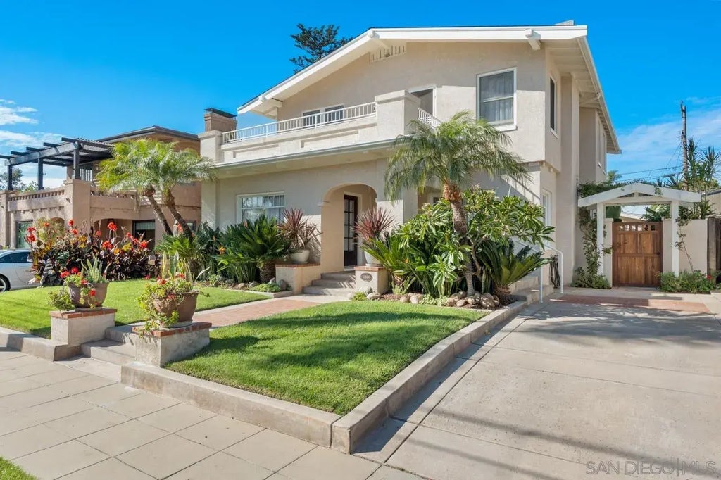 1860 Montecito West, MISSION HILLS