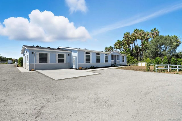 2090-94 Curtis, Vista