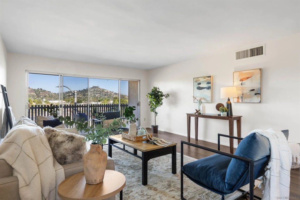 4900 Rosehedge Dr 415, La Mesa