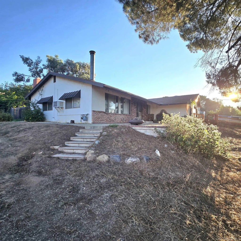 323 Lila Lane, El Cajon