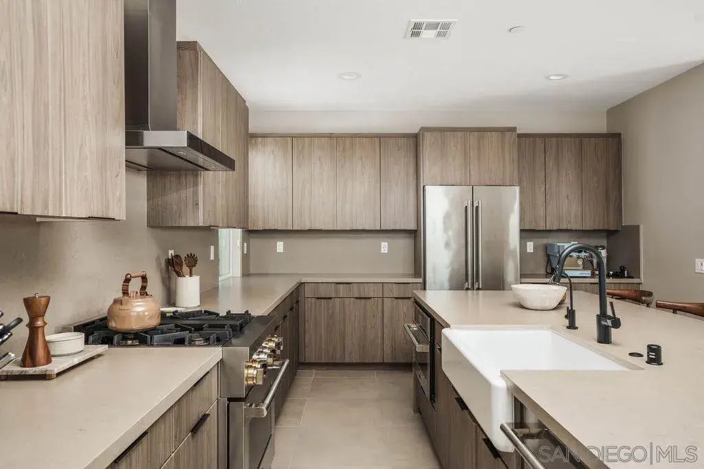 Photo of Listing #250039982