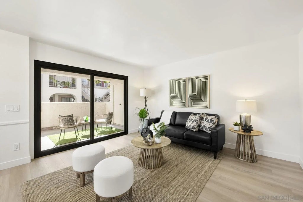 13048 Wimberly Square 29, POWAY