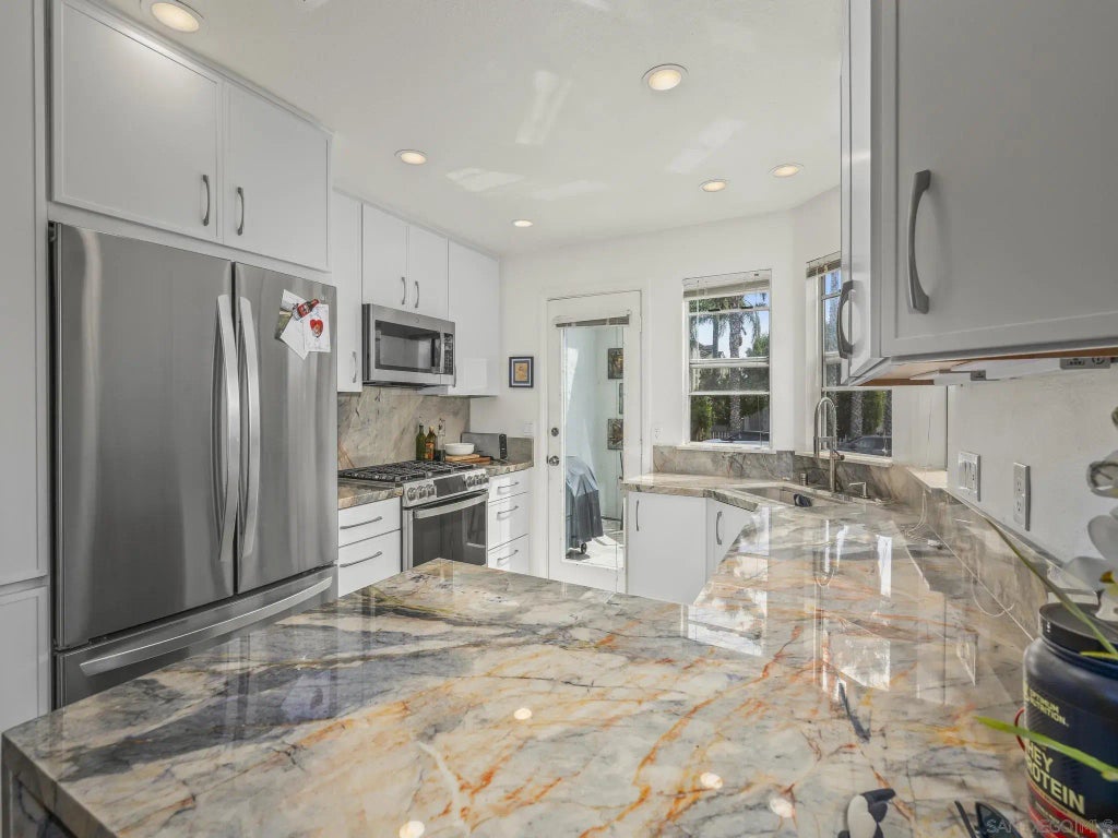 972 Sapphire Street, Pacific Beach