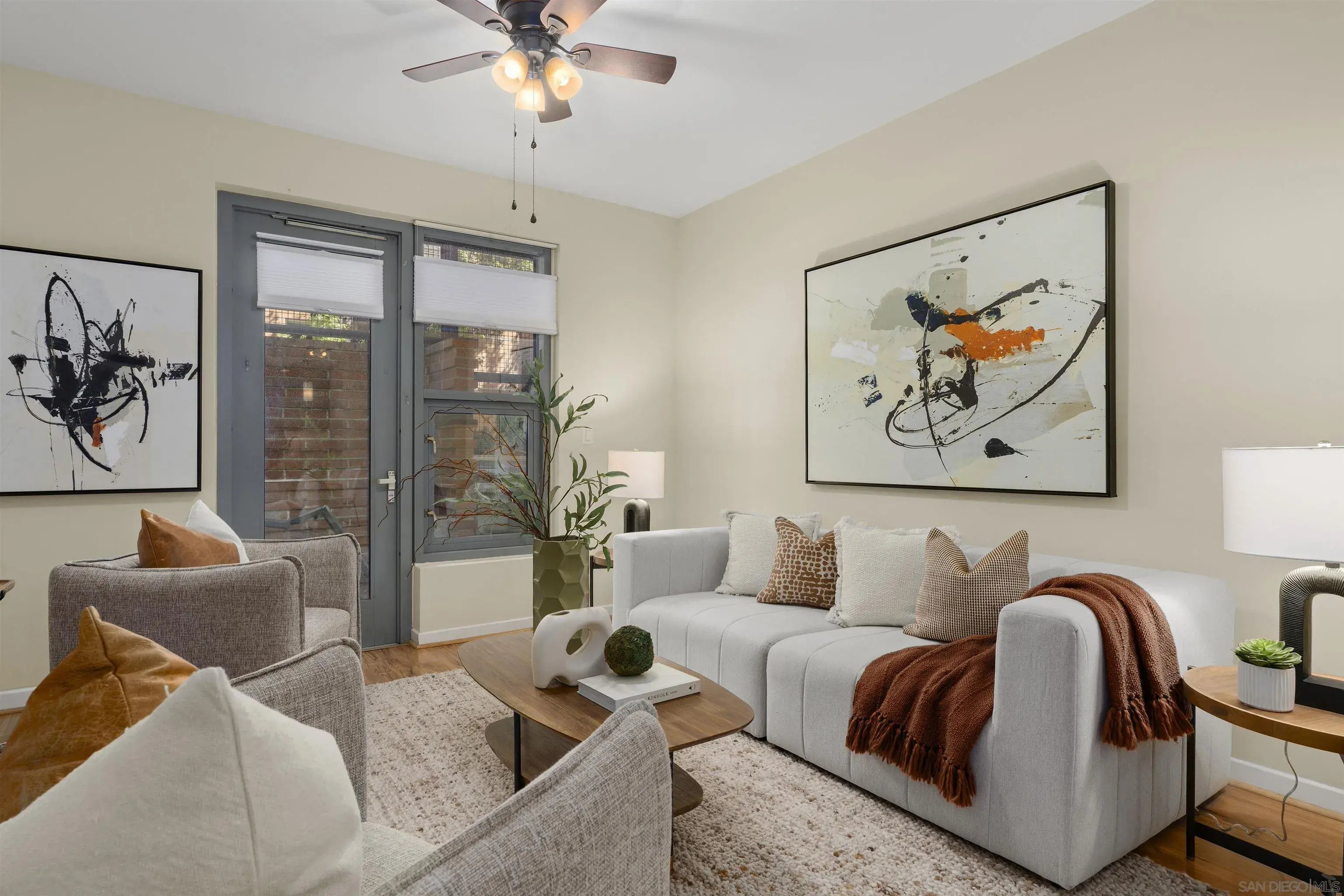 Photo of Listing #250040112