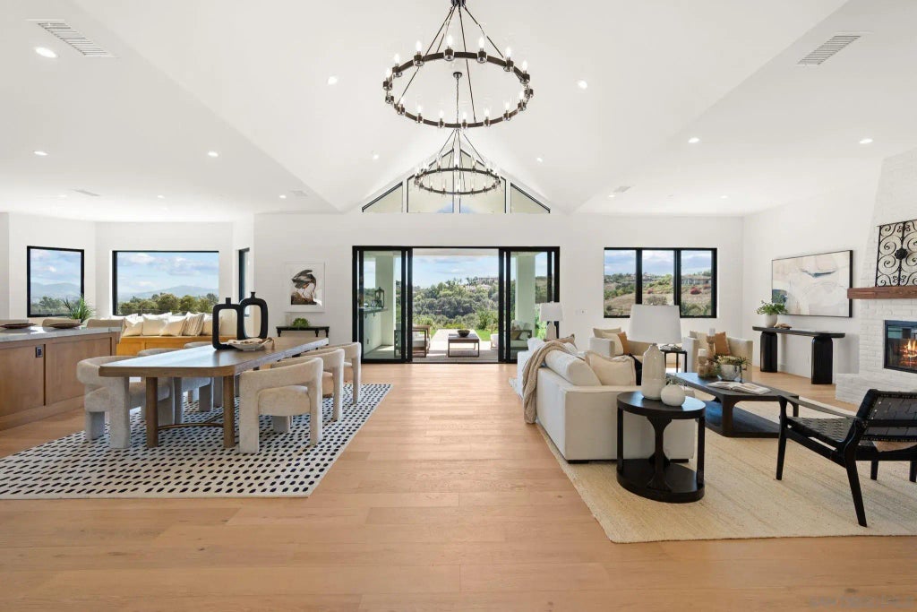 5120 Creek Oak Dr, Fallbrook