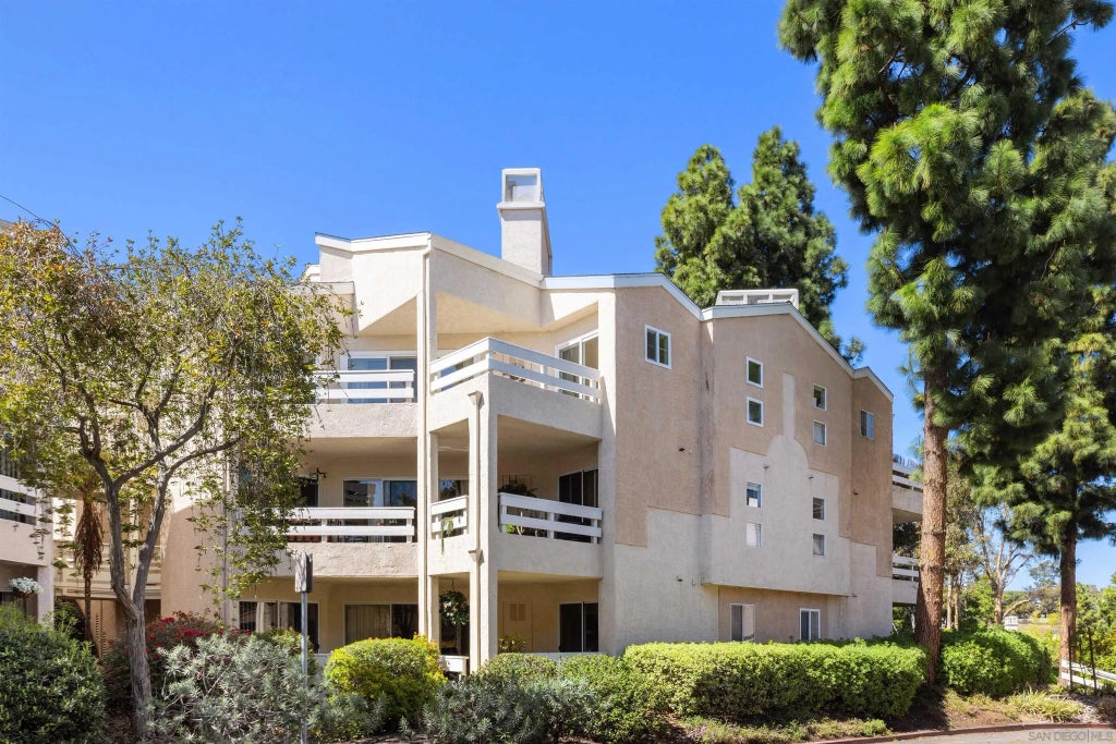 7067 Camino Revueltos 312, LINDA VISTA