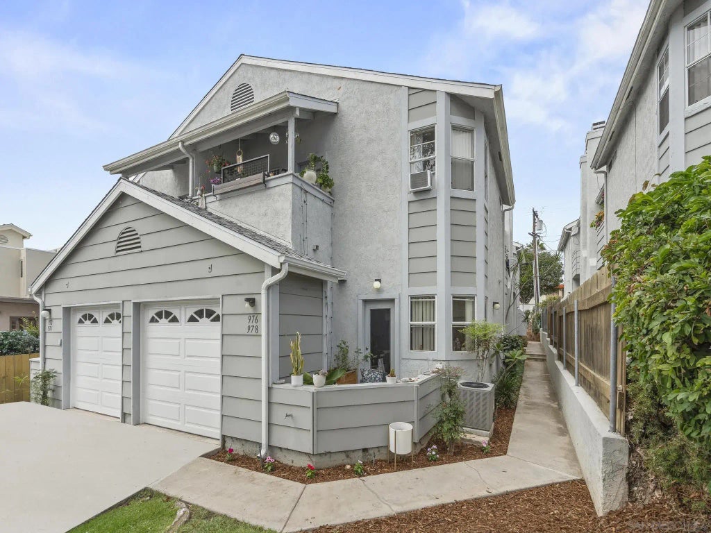 976 Sapphire Street, Pacific Beach