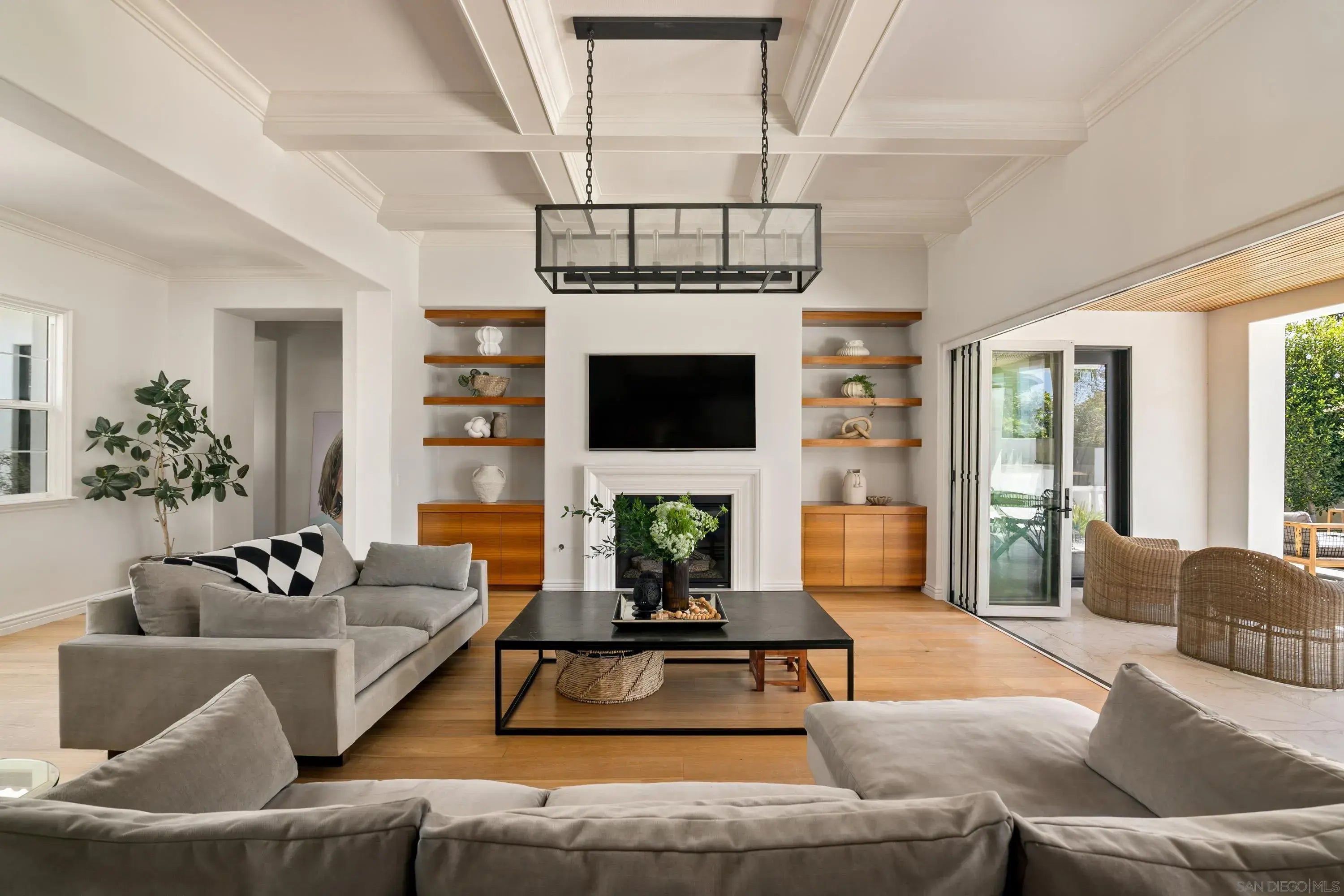 Photo of Listing #250040272