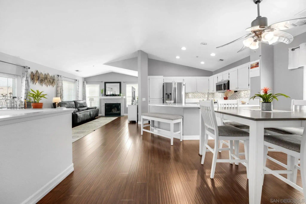 113 River Rock Ct, Santee