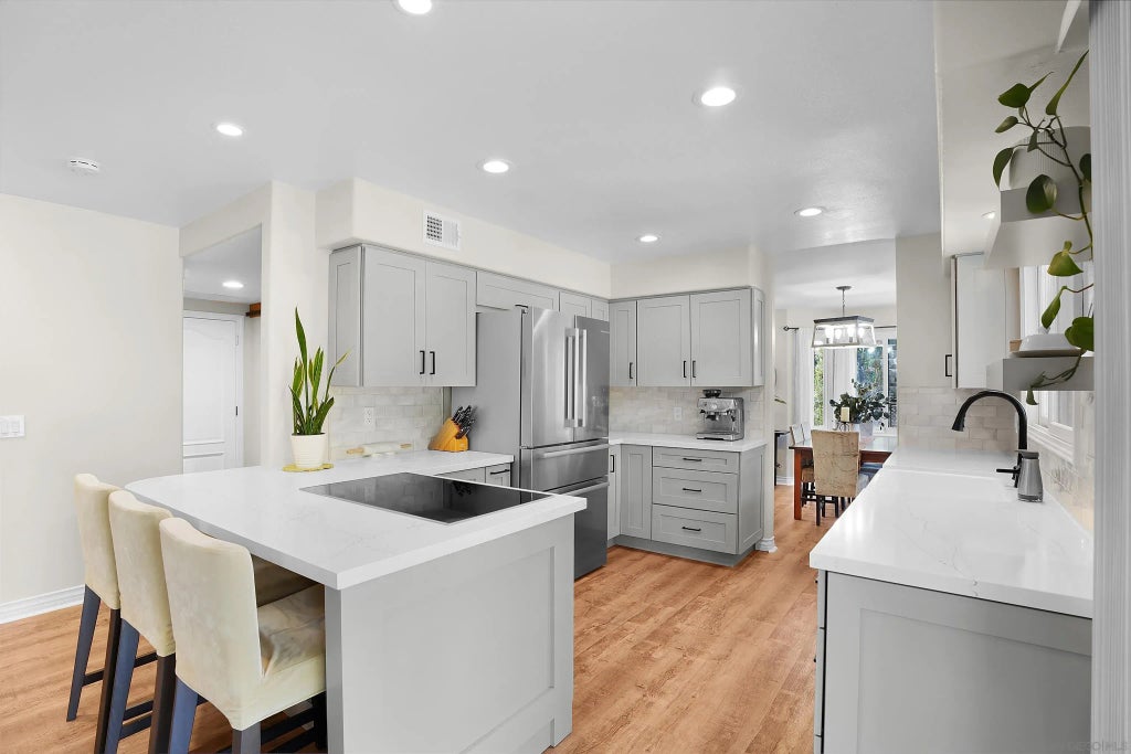 9546 Sage Hill Way, Escondido