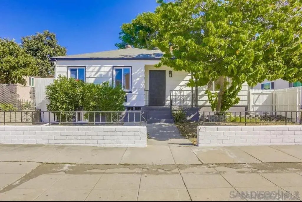 4277-4283 48th, Talmadge (TALM)