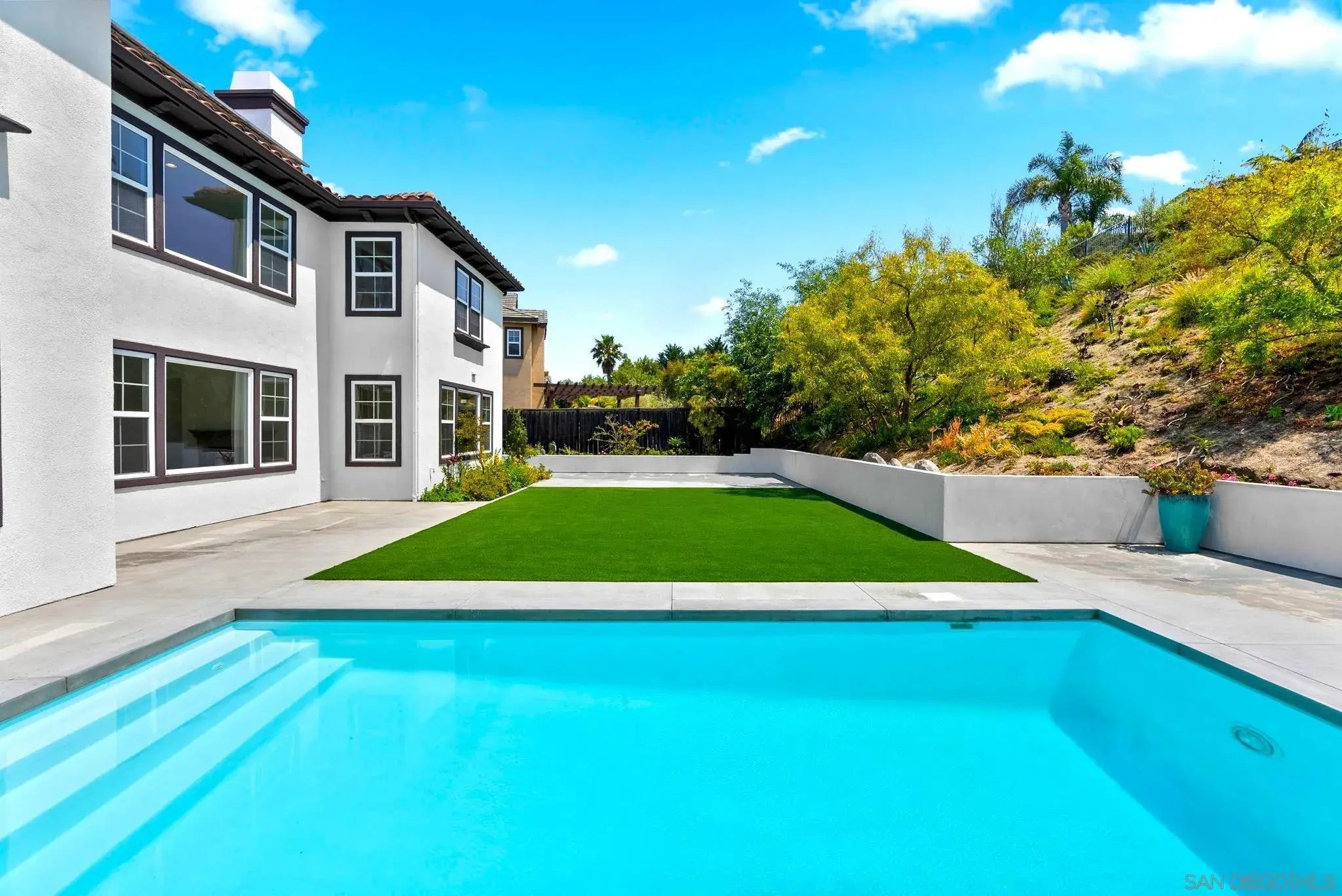 Photo of Listing #250040956