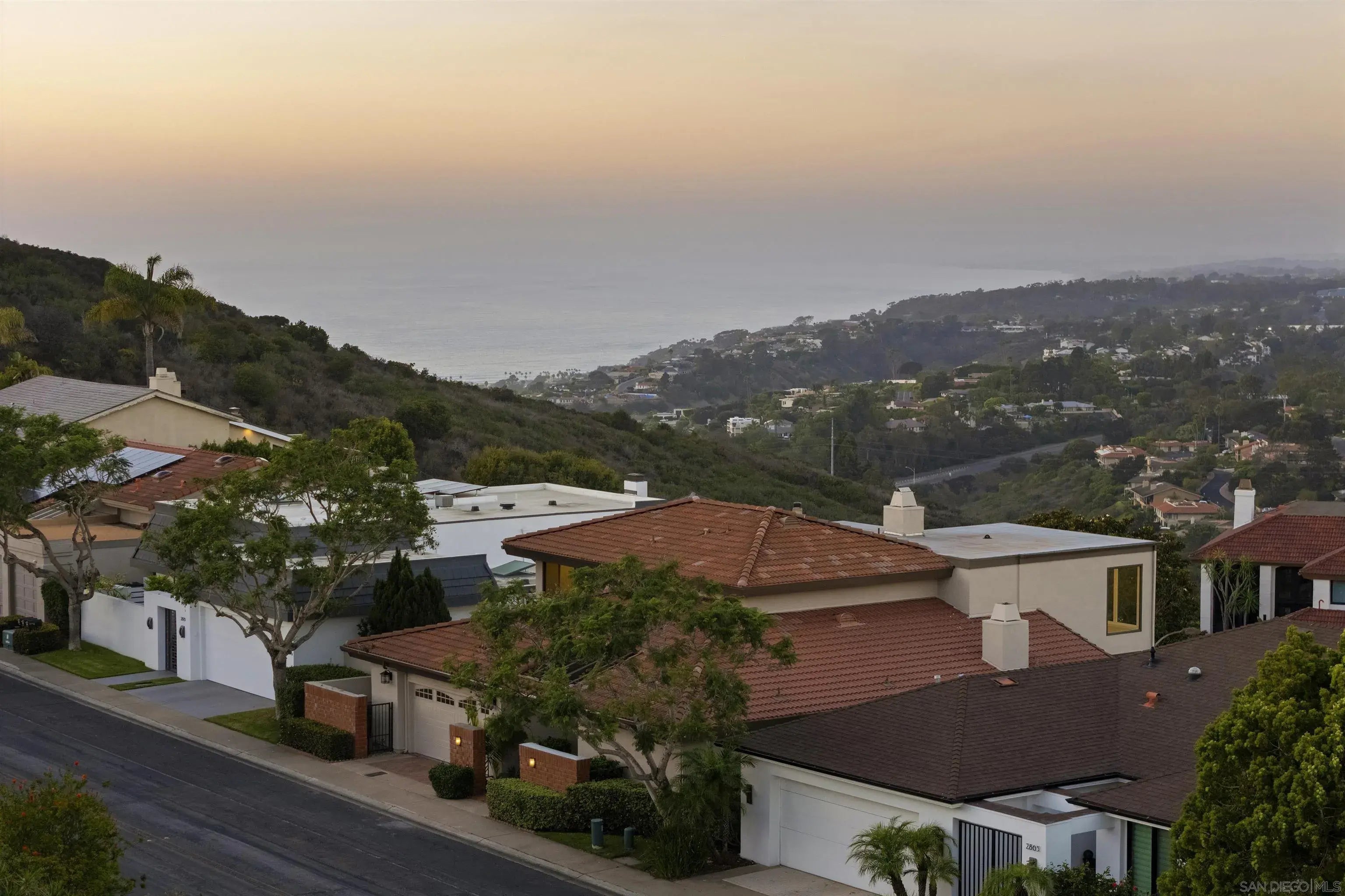 Photo of Listing #250041023