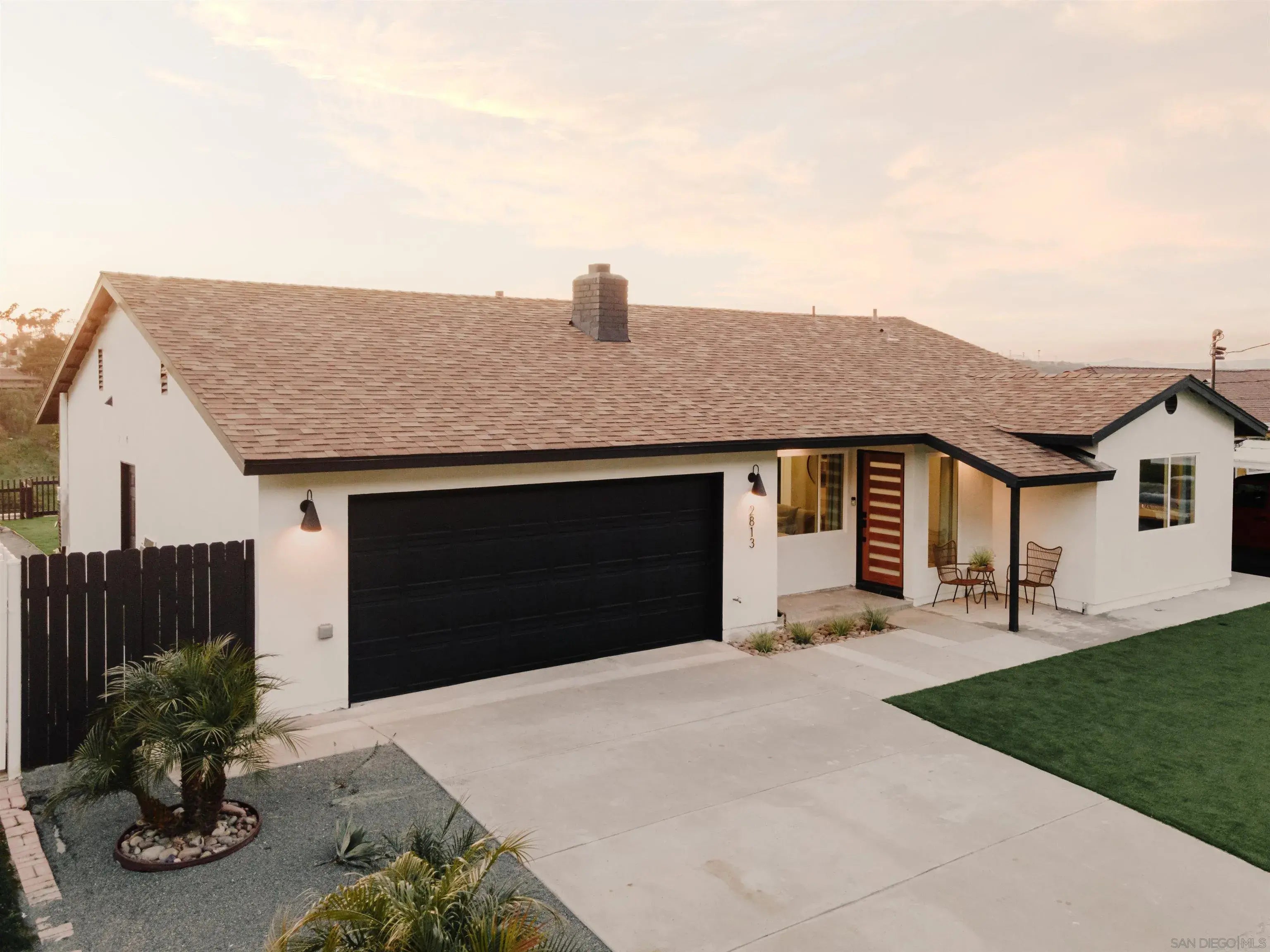 Photo of Listing #250041216