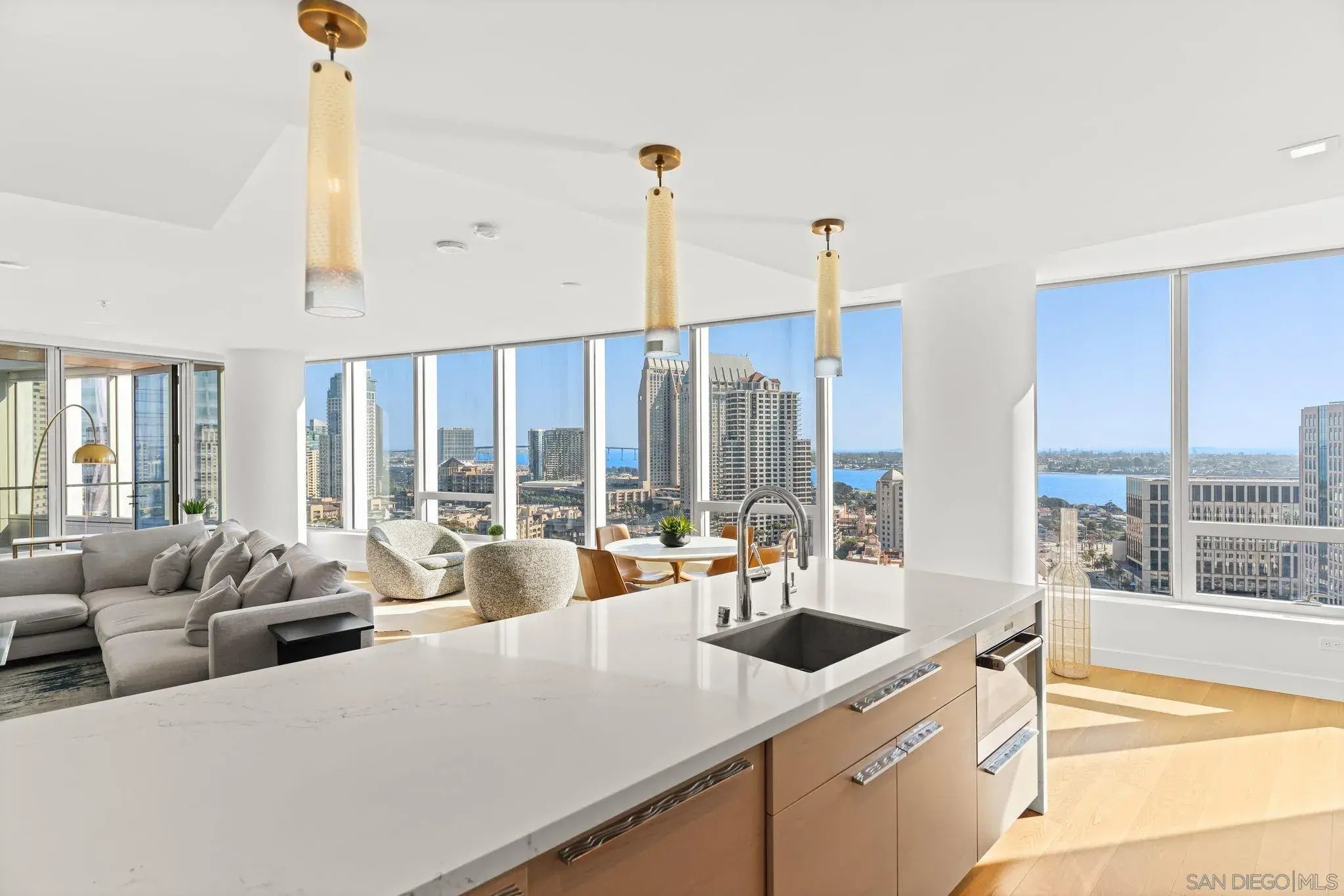 Photo of Listing #250041370