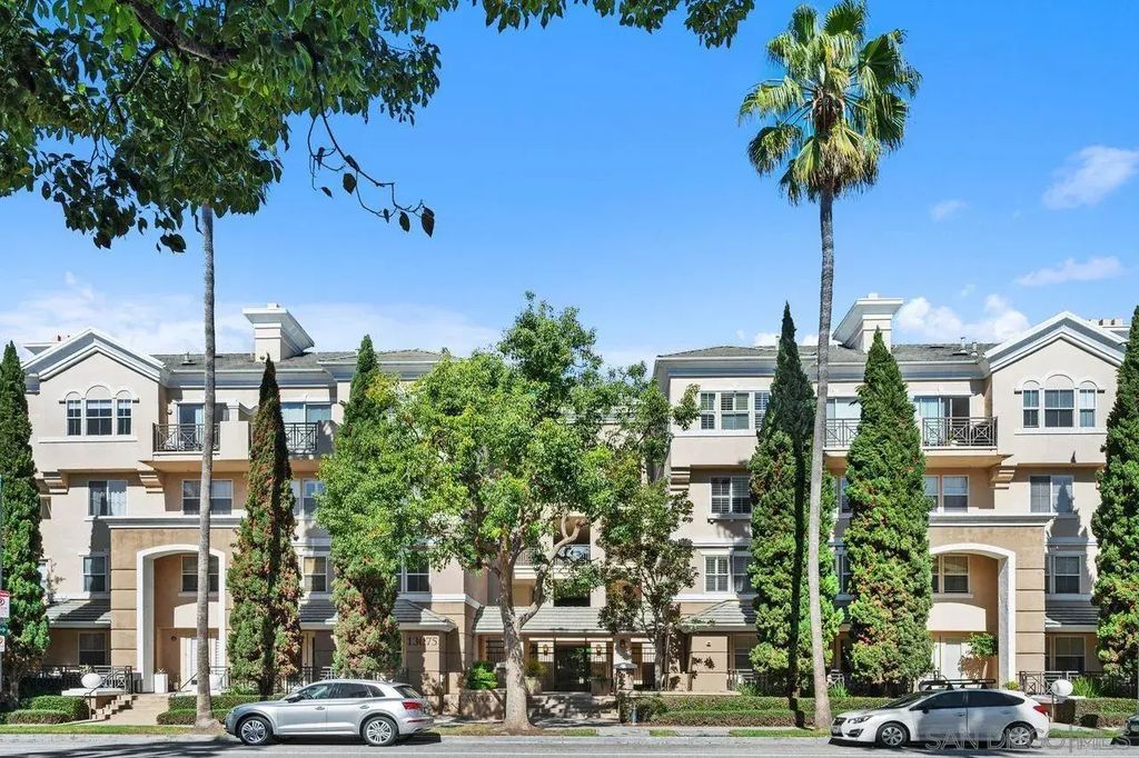 13075 Pacific Promenade 318, Playa Vista