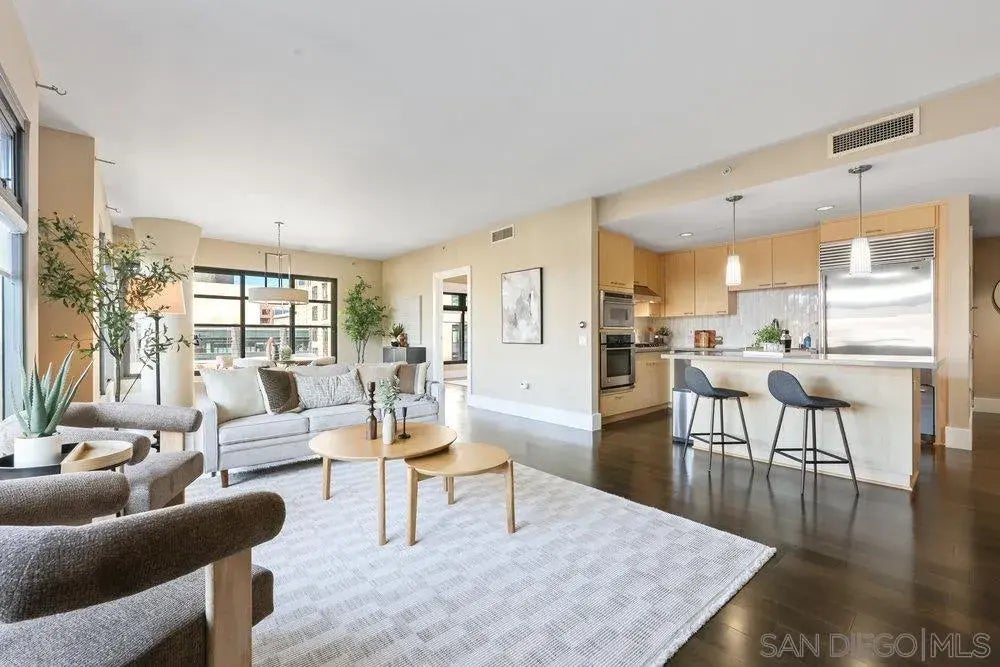 Photo of Listing #250041969