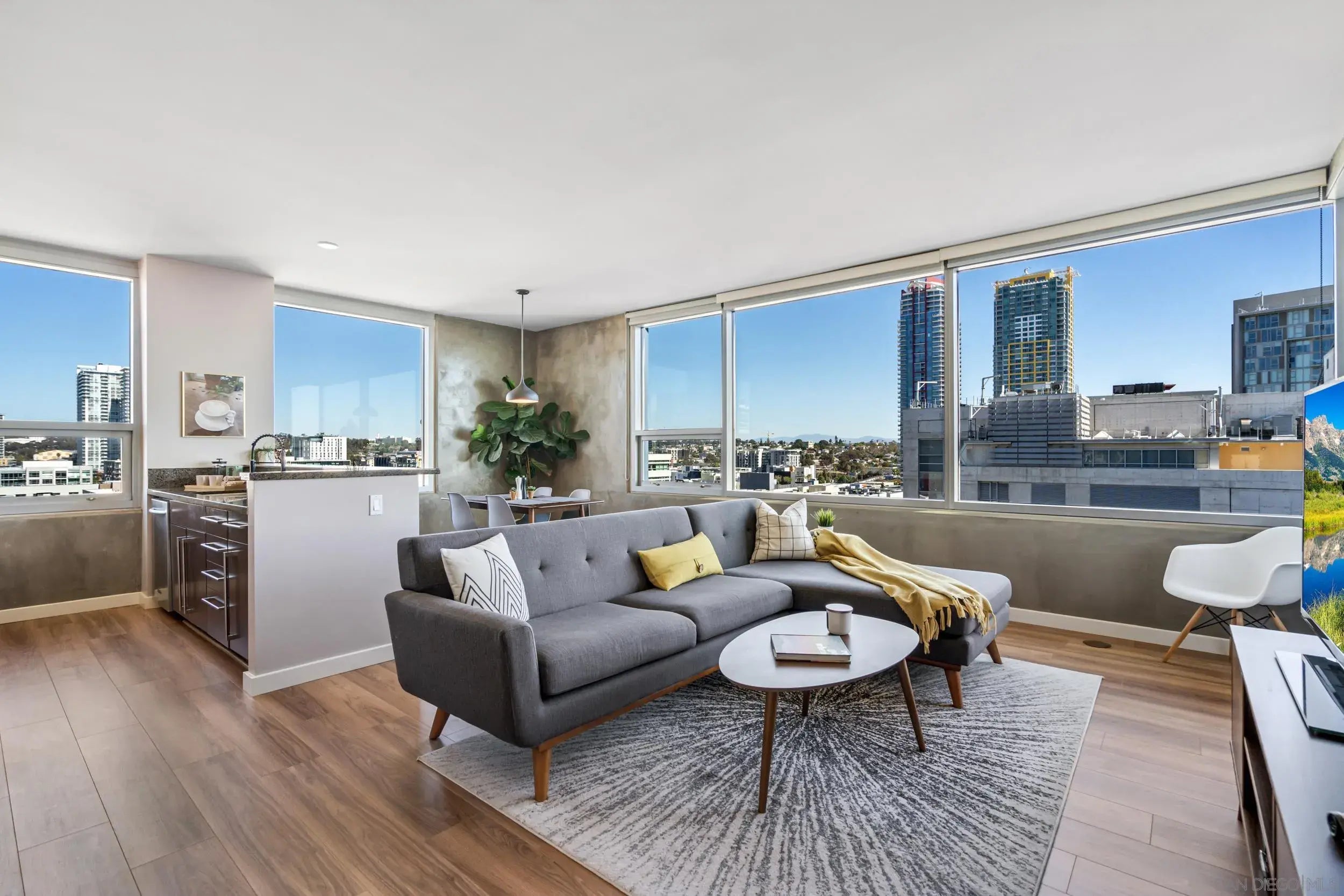 Photo of Listing #250042419