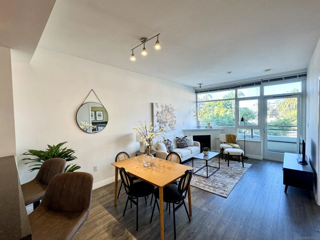 475 Redwood 204, HILLCREST