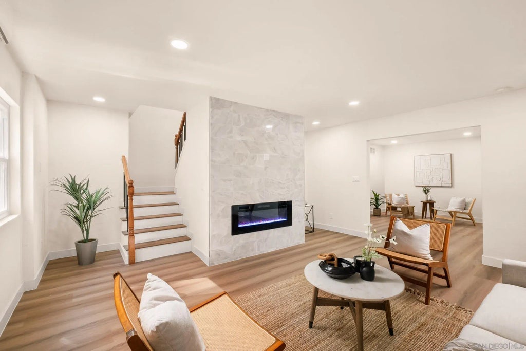 6461 Duluth, ENCANTO