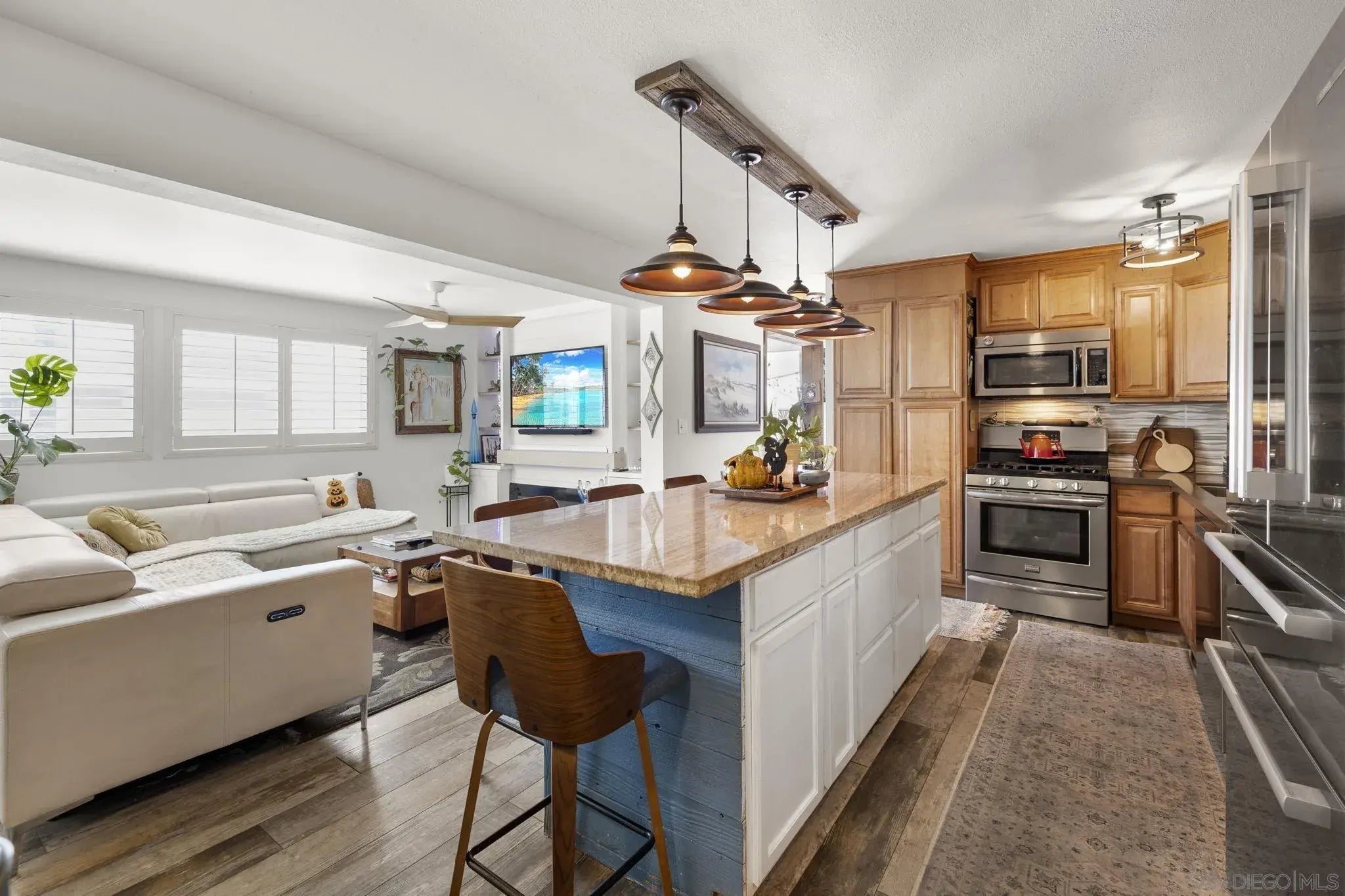 Photo of Listing #250042551