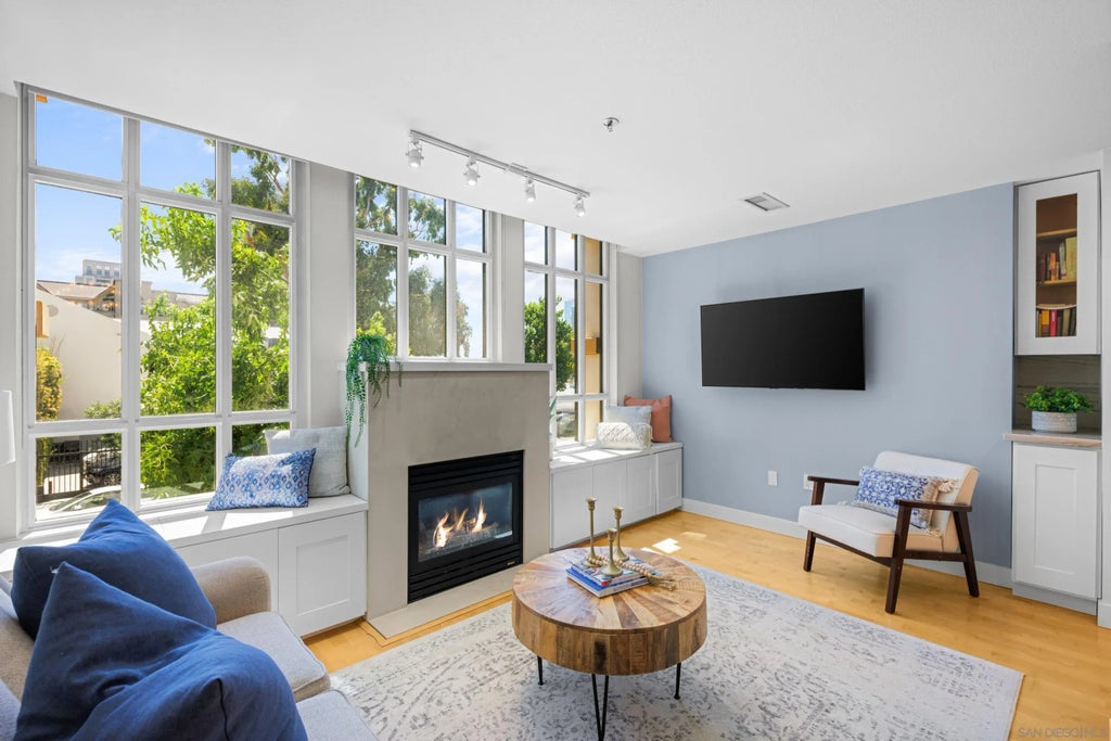 700 W W Harbor Dr 202, Downtown (DT)