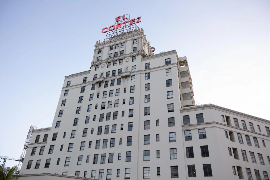 702 Ash St Unit 702 702, Downtown (DT)