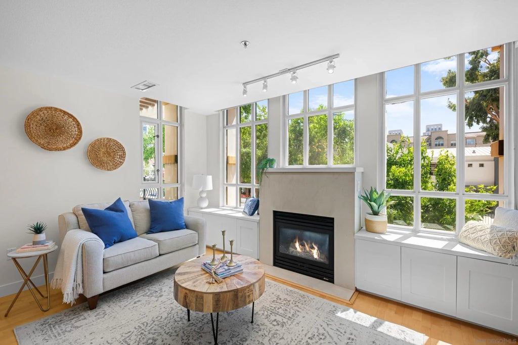 700 W Harbor Dr 202, DOWNTOWN