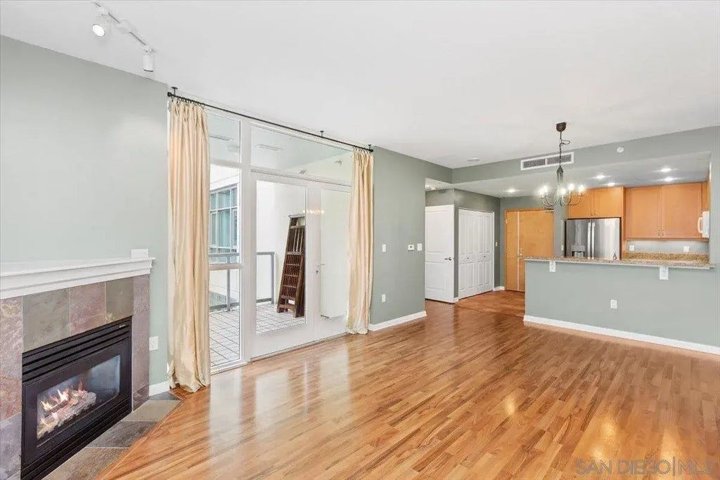 850 Beech St 405, Downtown (DT)