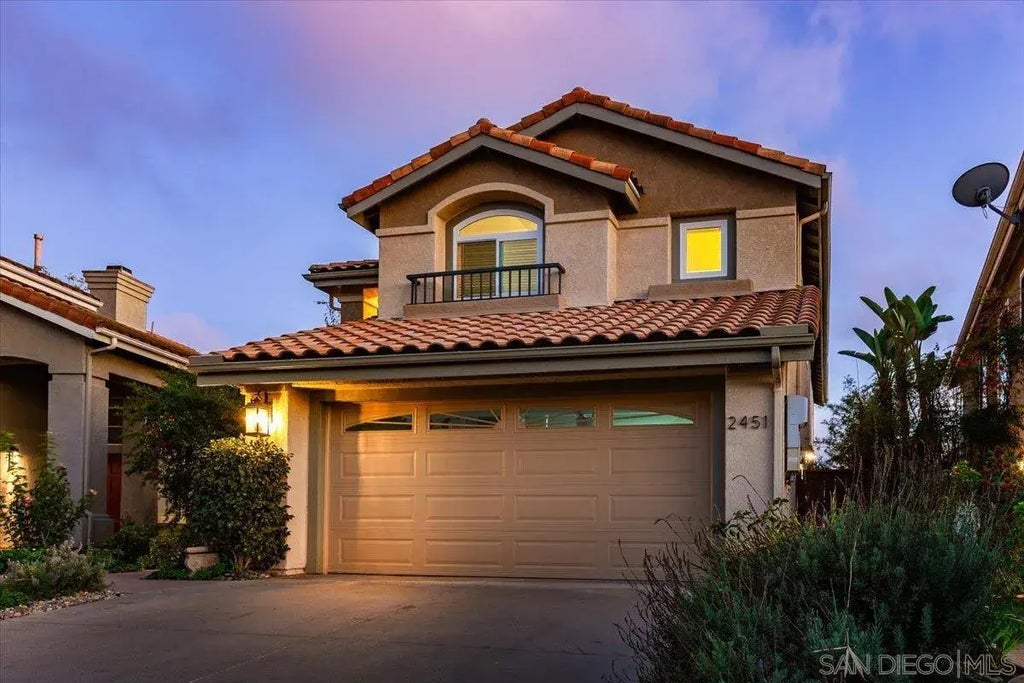 2451 Country View Gln, Escondido